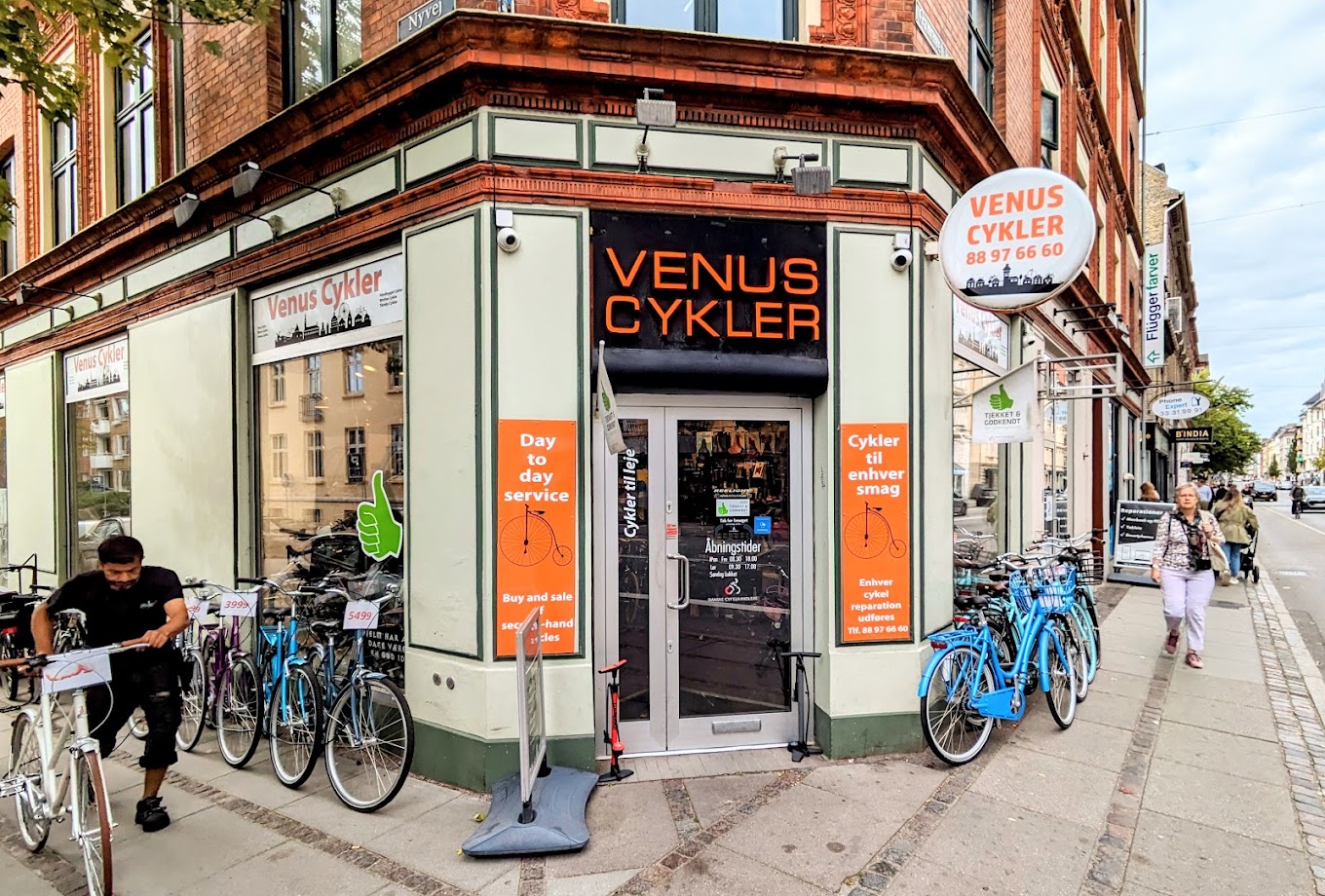 Venus Cyklers facade og indgang